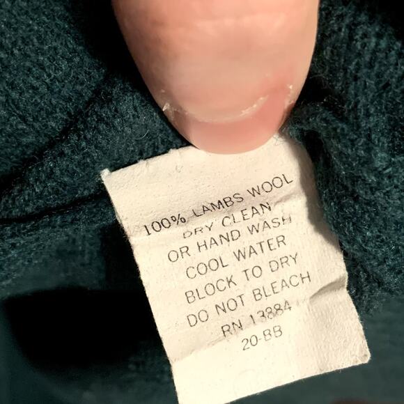 Men's CLUBFELLOW Marshall Fields Size XL Lambswool V-Neck Sweater Green Classic - Picture 6 of 7